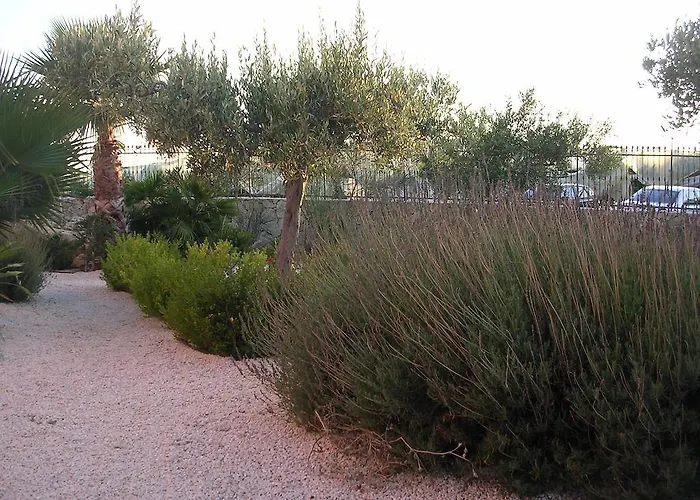 فندق Il Mirto E La Rosa 3*