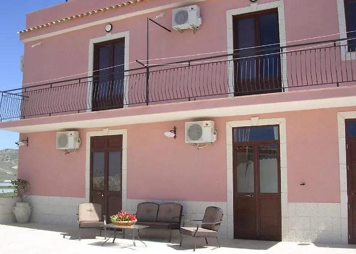 Il Mirto E La Rosa Otel 3*