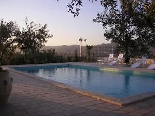 Otel Il Mirto E La Rosa 3*